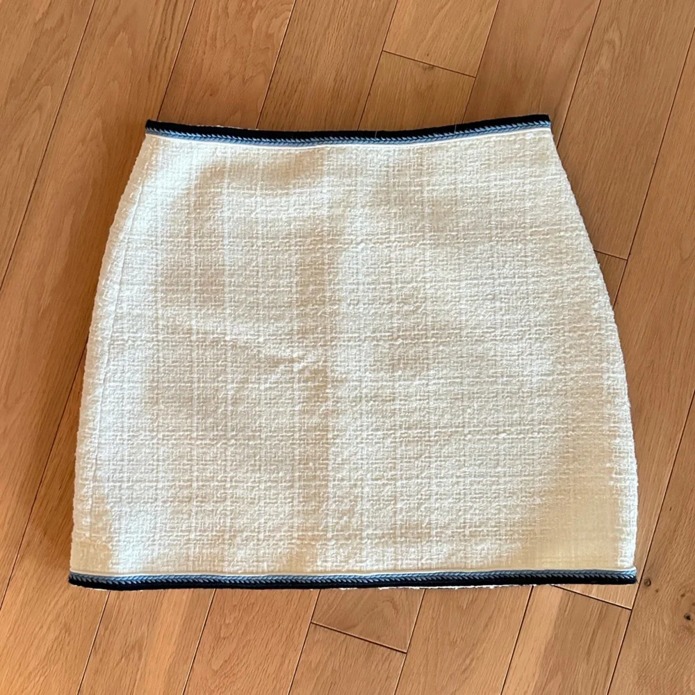 VERONICA BEARD Ohemia Cotton-blend Tweed Mini Skirt Size 4 White NWOT - Picture 2 of 9
